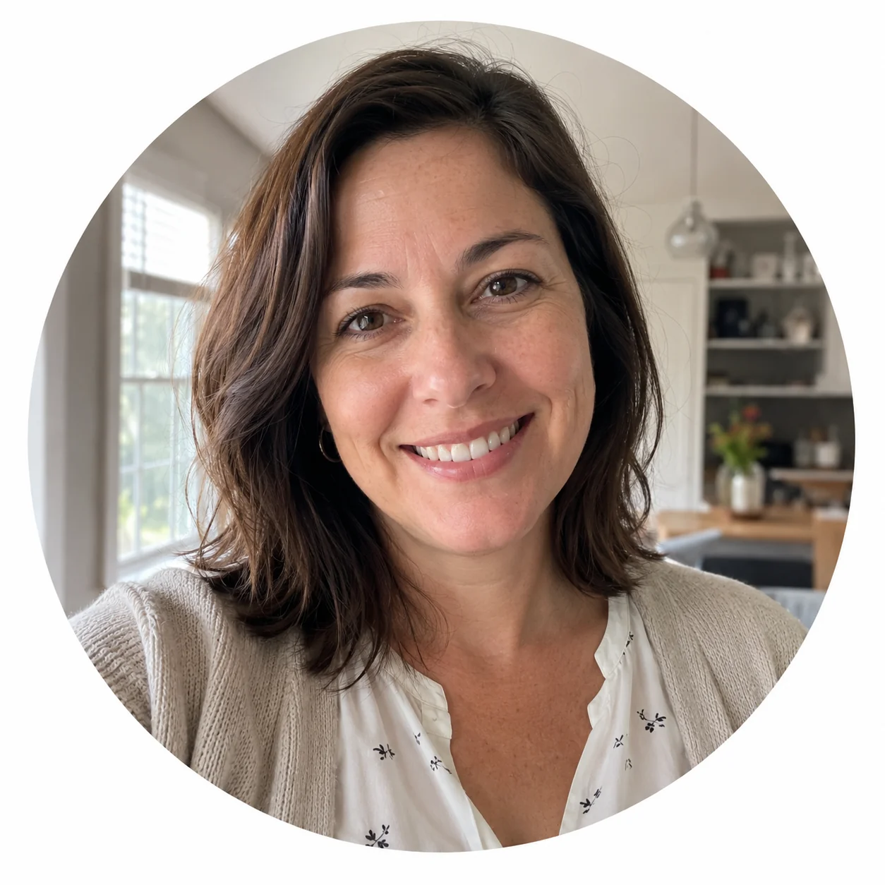 Gabriela, Founder